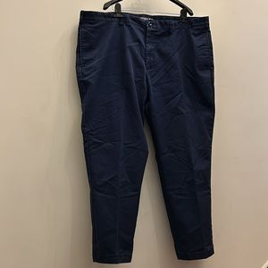 Men’s navy blue Van Heusen flex pants. Size 44/29